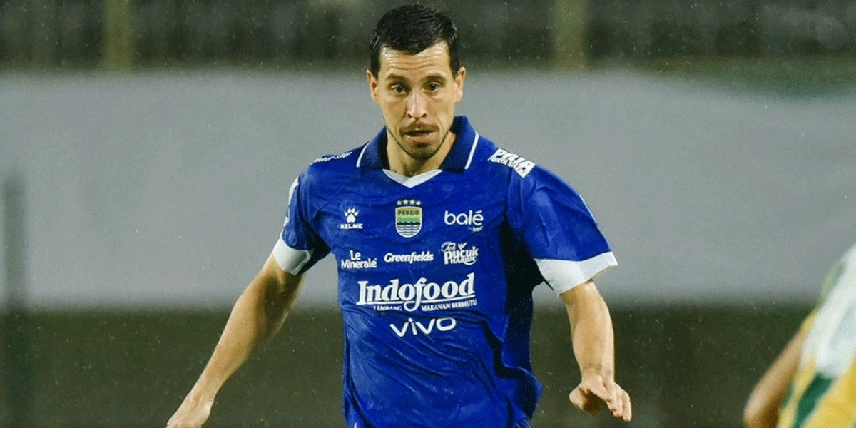 Thom-Haye-Tampil-Gemilang,-Persib-Bungkam-PSBS-3-0